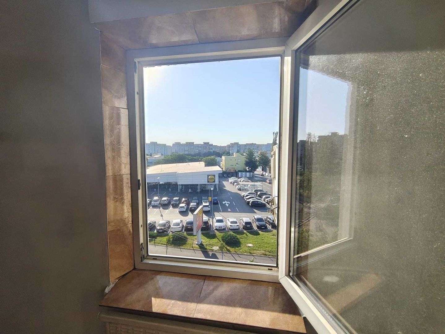 Inchiriez Garsoniera Spatarul Preda 42mp - Poză 2