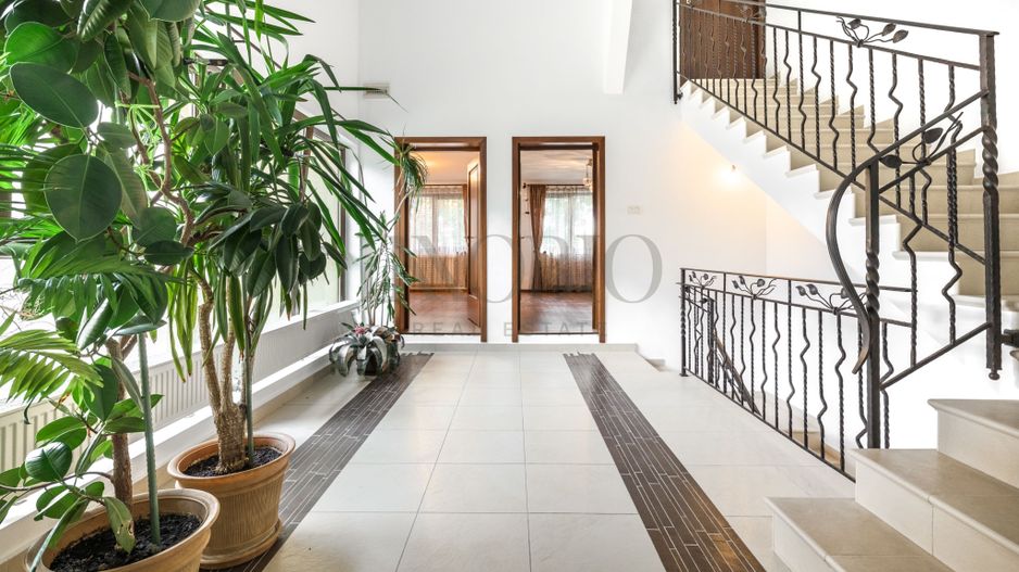 Vila proaspăt renovată Domenii | 7 camere | 4 locuri parcare - Poză 1