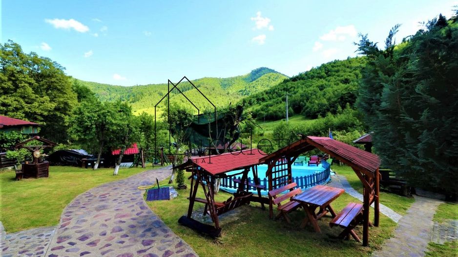 Pensiune de vânzare | 400 MPU | 10 Camere | Rasinari - Curmatura - Poză 17