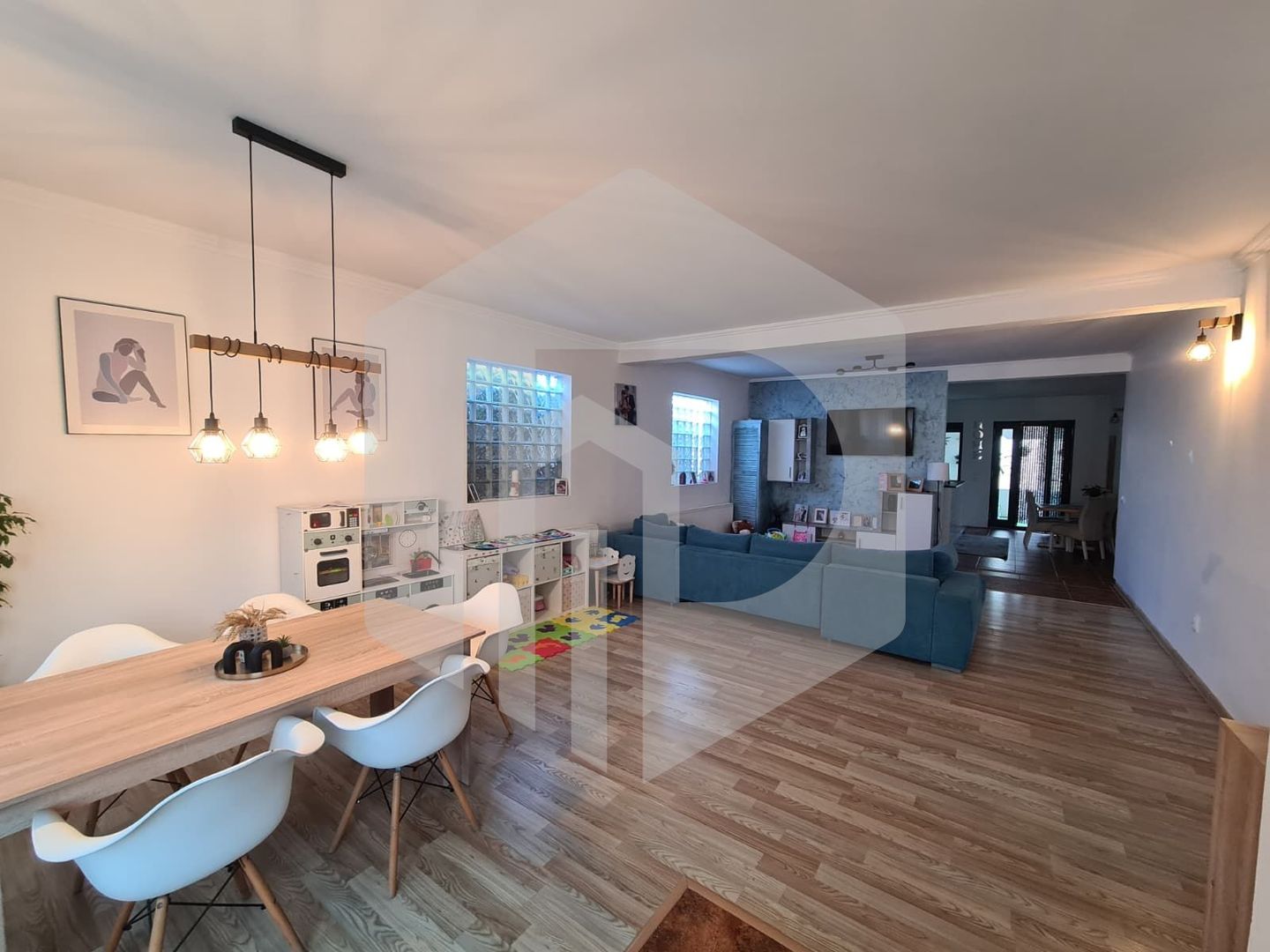 Casa Individuala | 4 Camere | 180mpu | Sura Mare |701mp Teren| Terasa - Poză 2