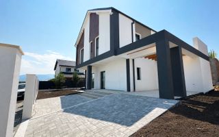 Casa individuala premium 4 camere 3 bai teren 365 mp Calea Cisnadiei - Poză 1