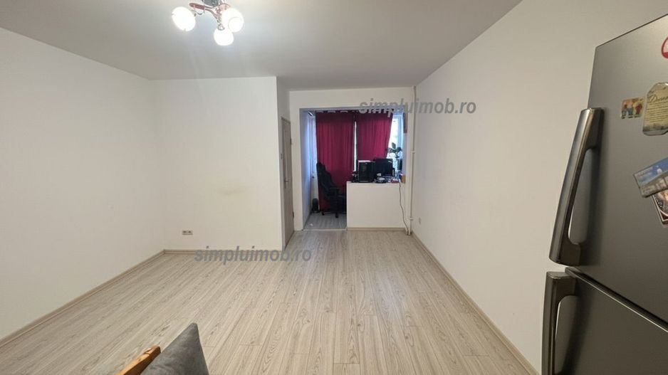 VANDUT ! Garsoniera  Metrou Dristor renovata complet - Poză 3