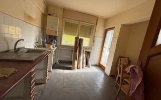 De vanzare Apartament Etajul 1 Micro 16/Zona Foarte Buna - Poză 4
