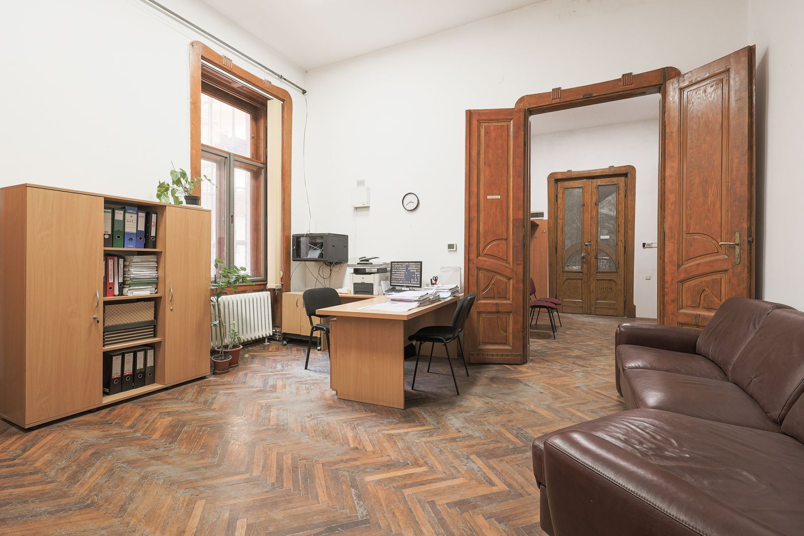 Apartament 6 camere cu potențial de birou în Palatul Kovacs - Poză 3