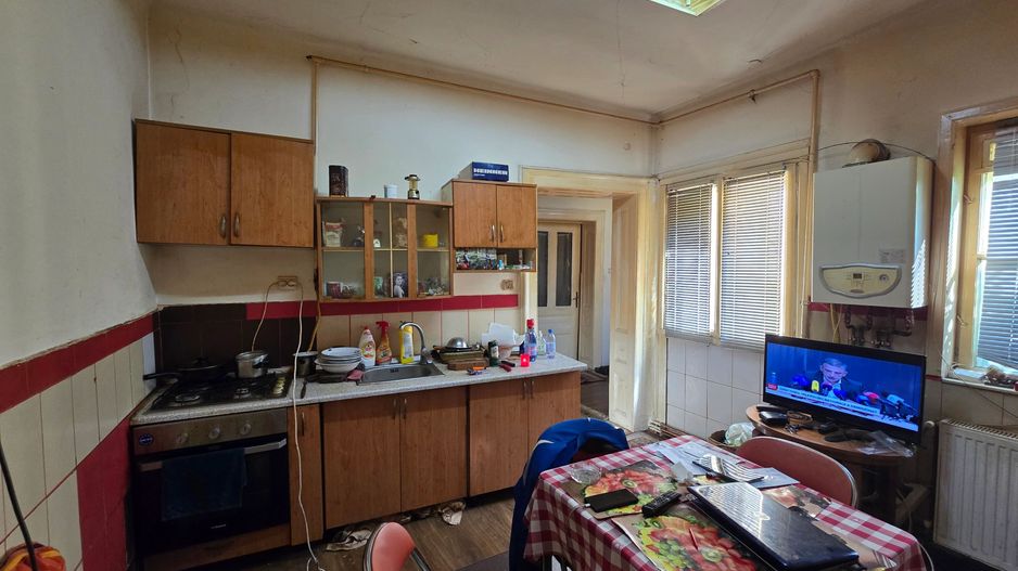 Apartament 4 camere, Zona Cetatii, Curte Comuna, Pivnita mare - Poză 6
