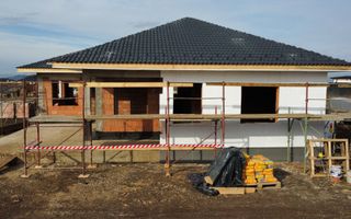 Casă pe parter de vânzare în cartierul Izvor - Poză 2