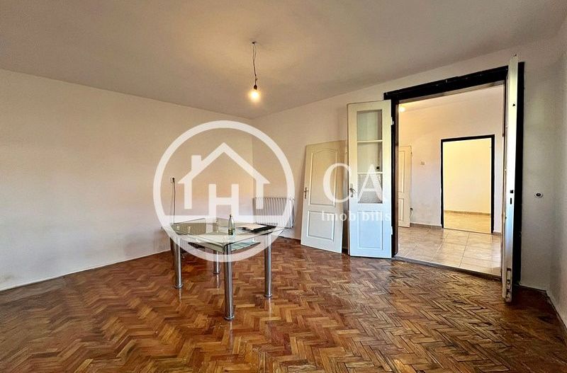 Apartament de vânzare la curte comună în zona Ultracentrală, Oradea - Poză 2