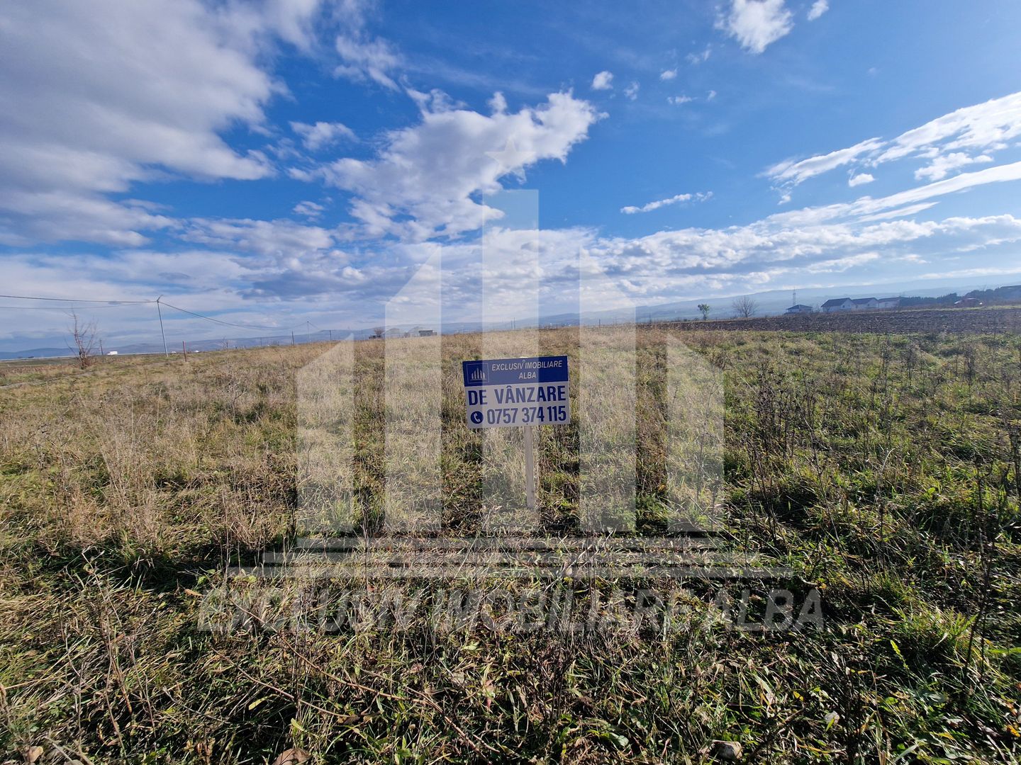 Teren intravilan | 593 mp | 21 mp deschidere | Partos - Poză 1