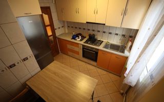 Închiriez apartament cu 2 camere PODU ROȘ - Poză 4