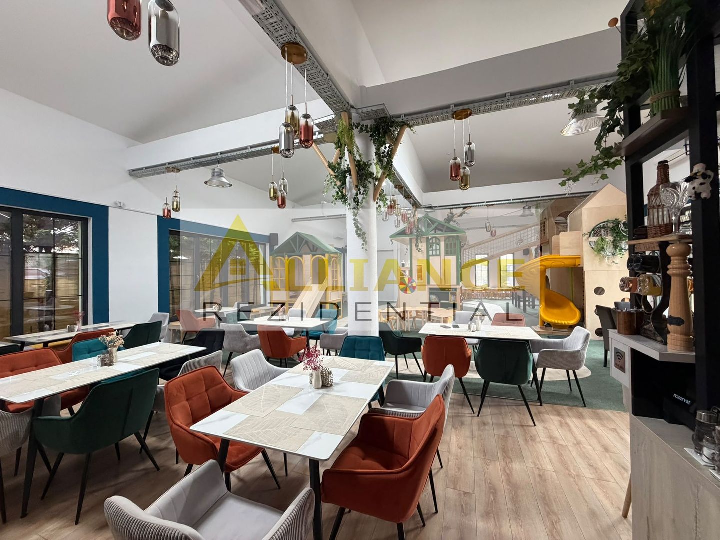 RESTAURENT +N LOC DE JOACA - 1500MP TEREN - 1.850.000EUR - Poză 13