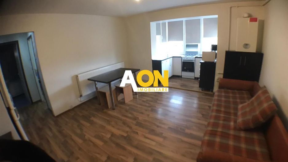 Apartament cu 3 camere de inchiriat, decomandat, Cetate - Poză 1