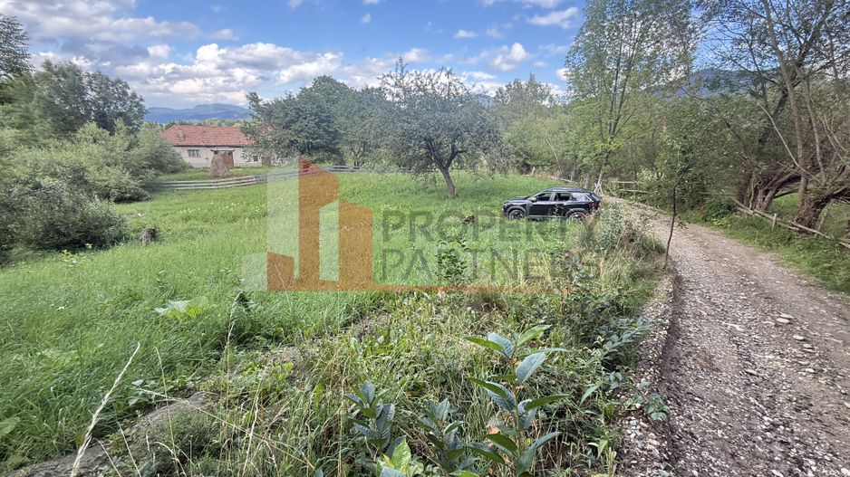 Teren intravilan 1.000 mp în Bran–Sohodol, vedere la munți Bucegi - Poză 3