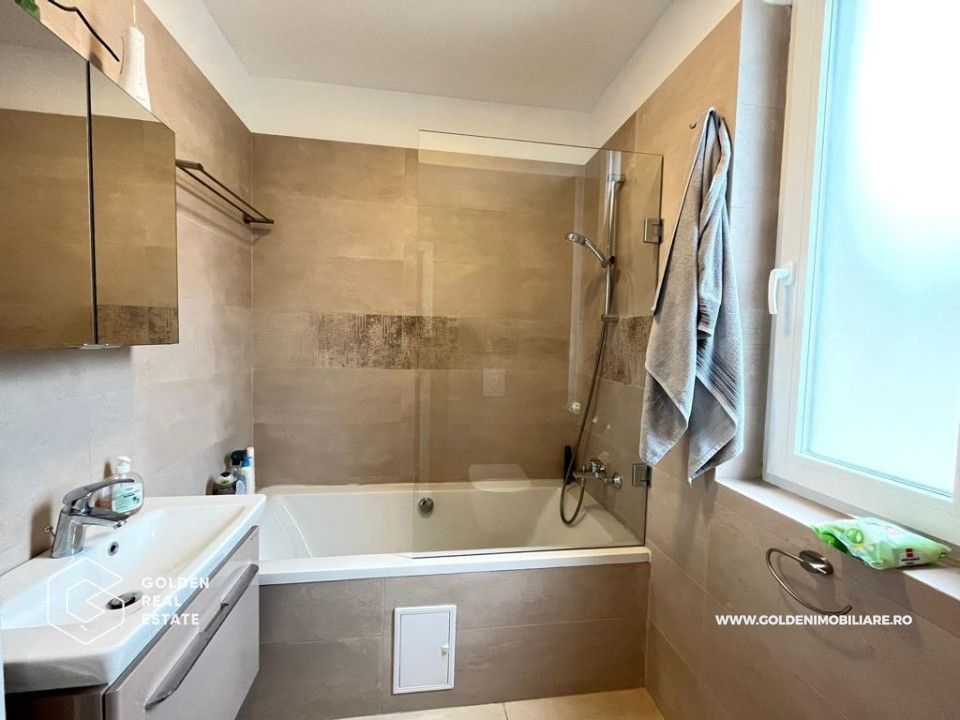 Casa tip triplex - penthouse cu vedere panoramica, zona Giroc - Poză 3