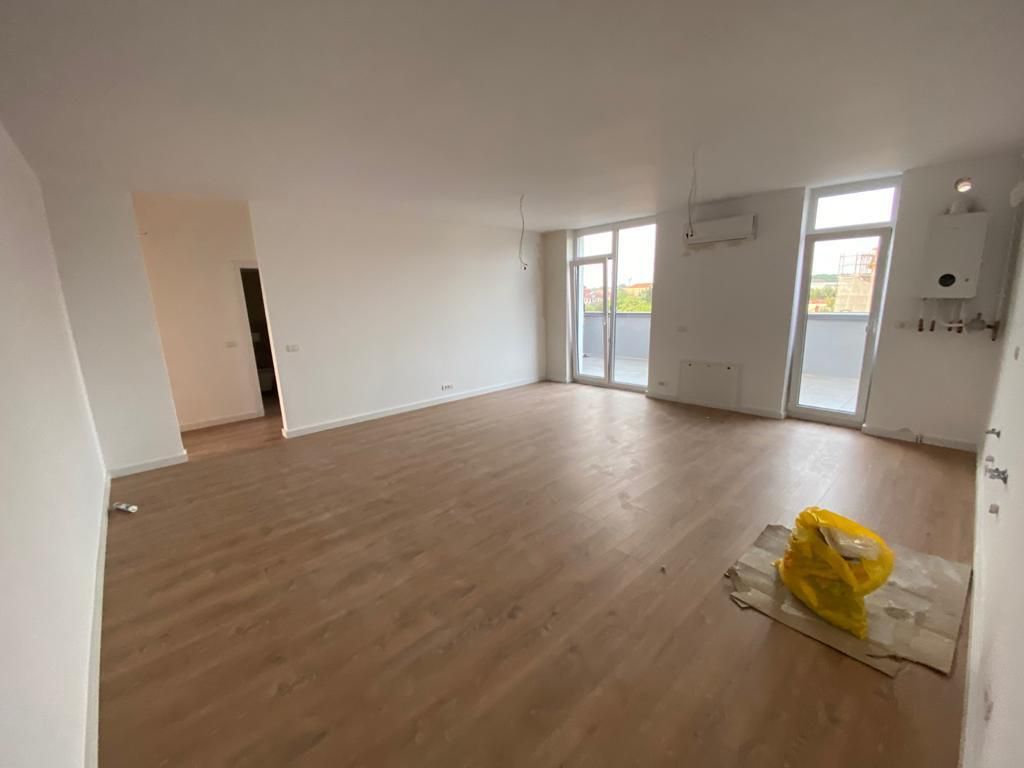 Apartament bloc nou 4 camere - Poză 1