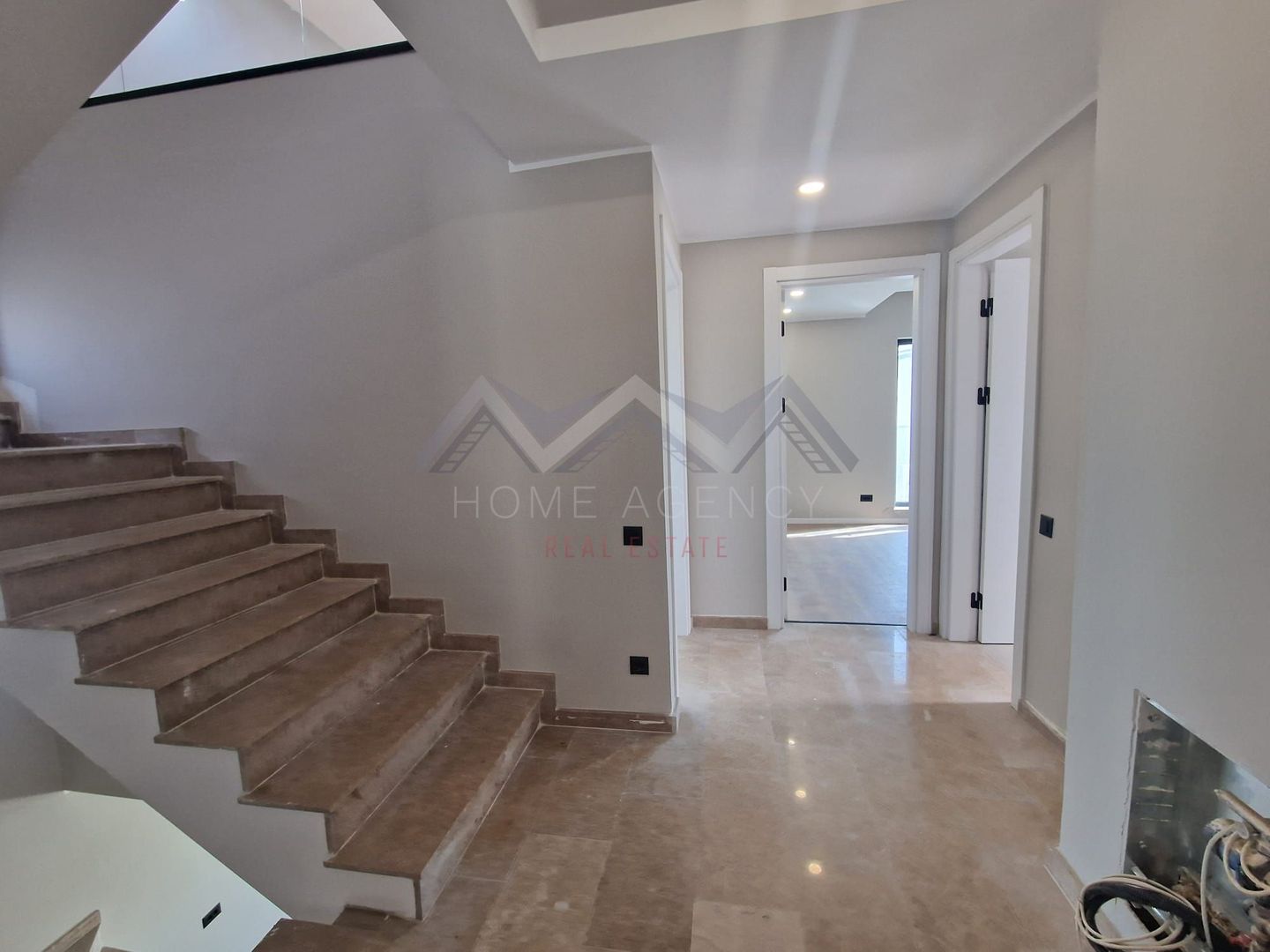 Casă nouă de vânzare lângă Pădurea Tunari – 5 camere, 306 mp teren - Poză 7