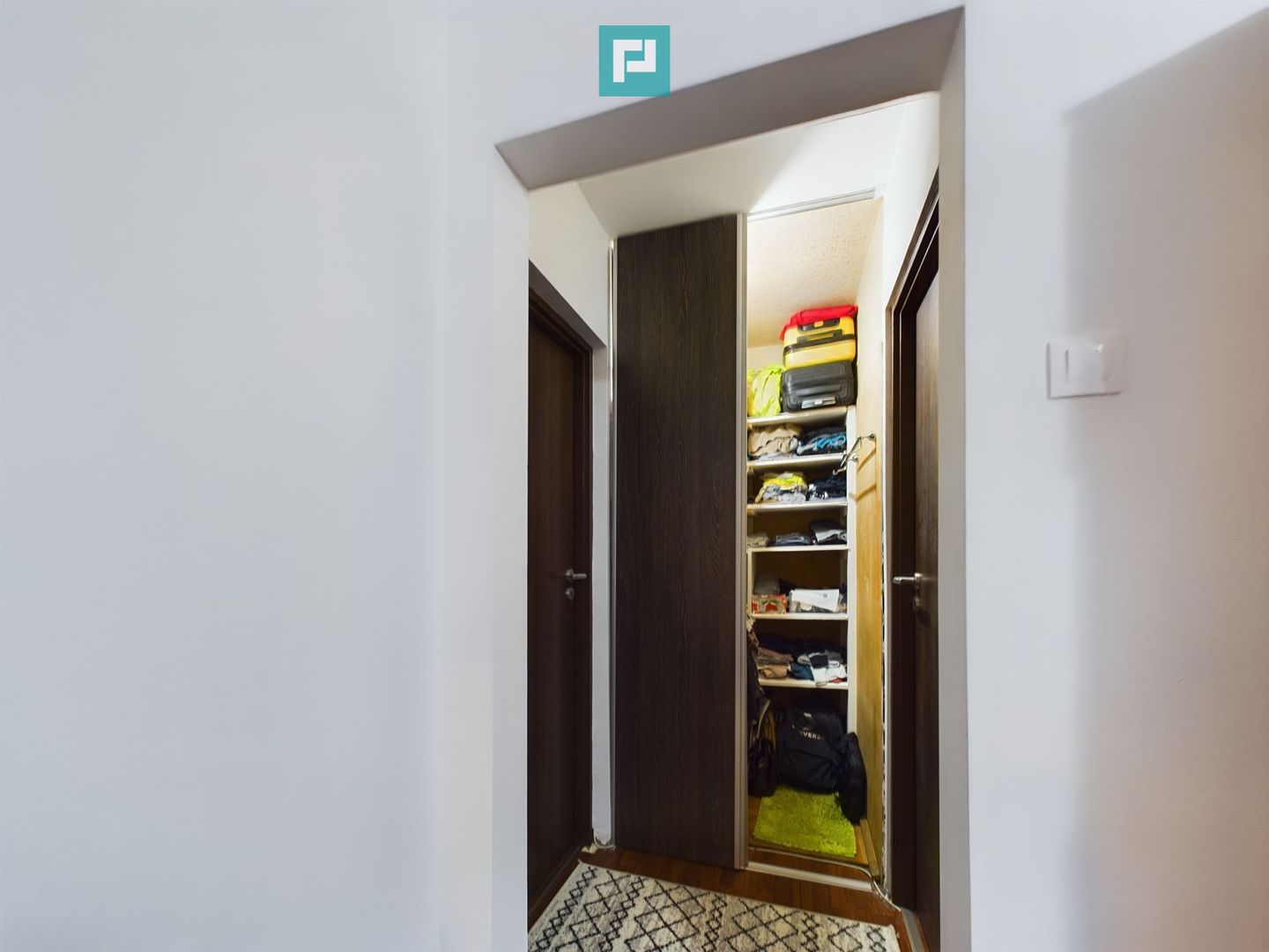 Apartament cu 4 camere în zona Şagului - Poză 5