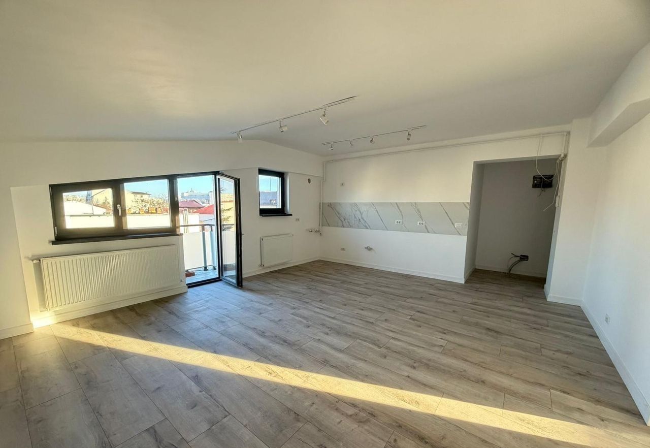 APARTAMENT MANSARDA BLOC NOU - Poză 1