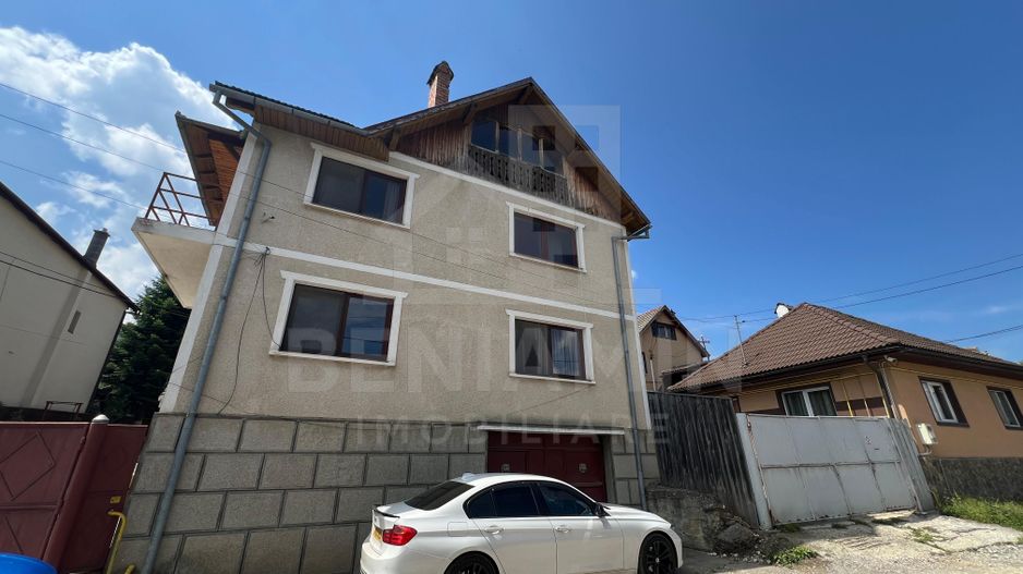 De-Vanzare-Case-16-Camere-400mp-Utili-1100mp-Teren-Sacele-Brasov - Poză 1