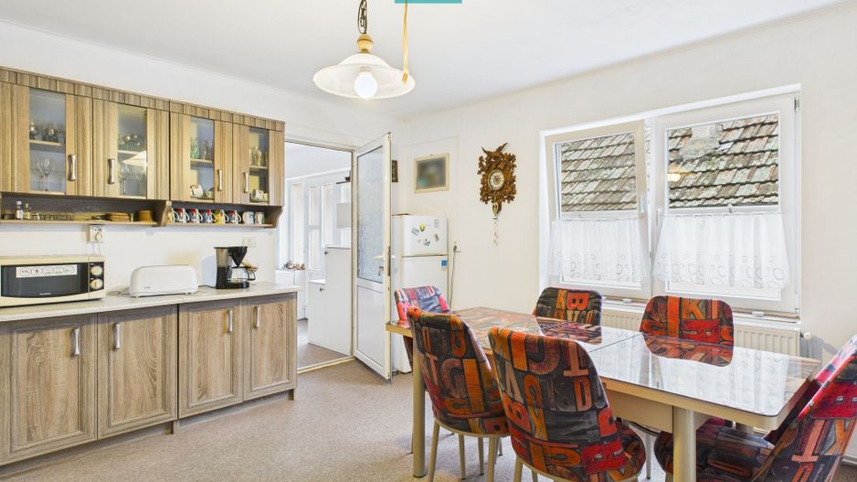 Casă cu 4 camere în Curtici pentru investiții - Poză 4