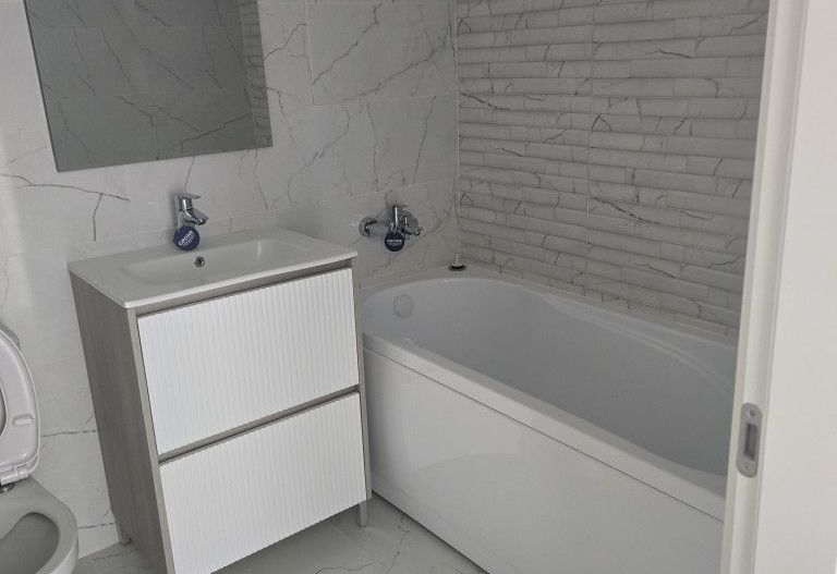INTABULAT! Ap.2 camere(living si buc.)+birou, DEC., 49mp-OMV-Bucium - Poză 4
