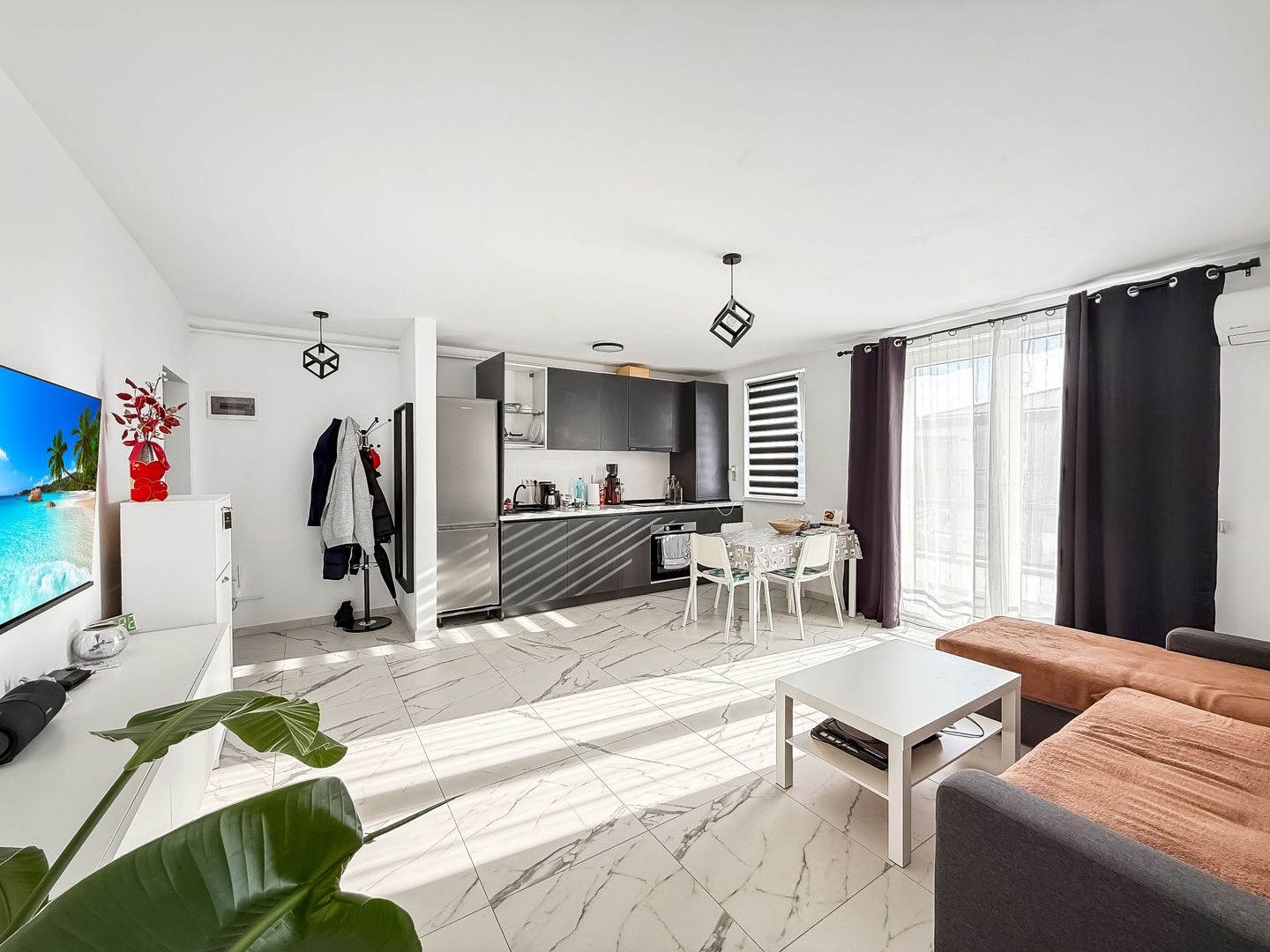 Apartament 2 camere, mobilait si utilat, comison 0%. - Poză 2