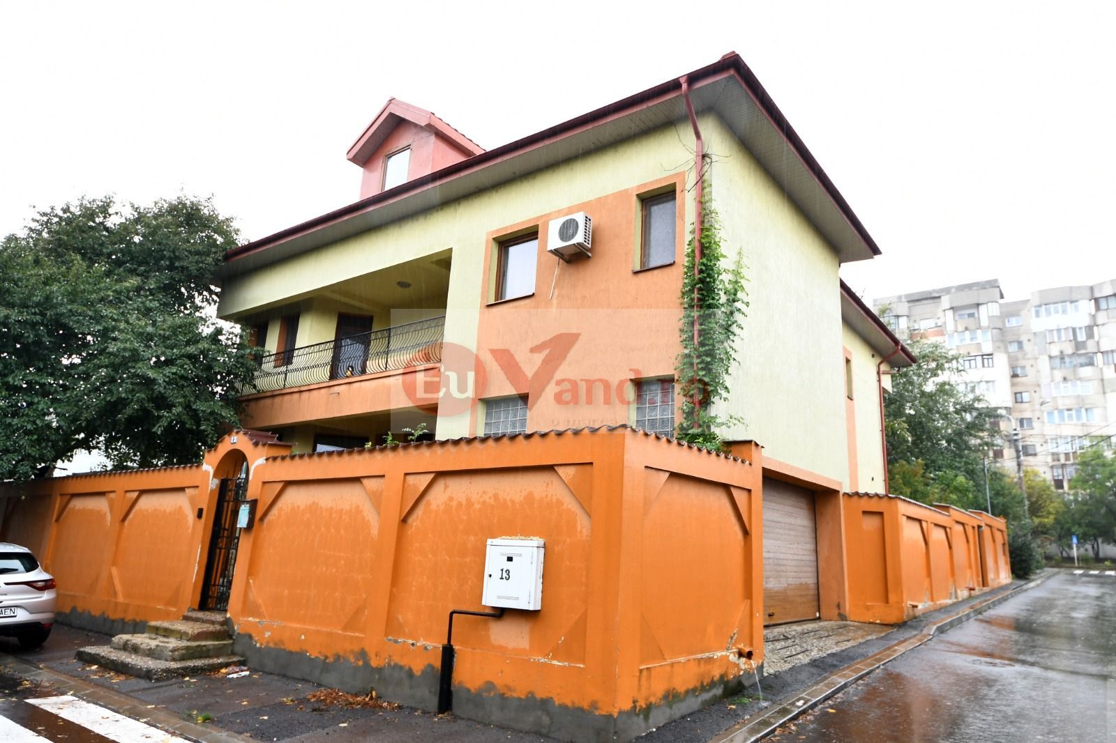 Vila spatioasa, pretabil pentru locuit/clinica, zona Micro 17 – Galati - Poză 2
