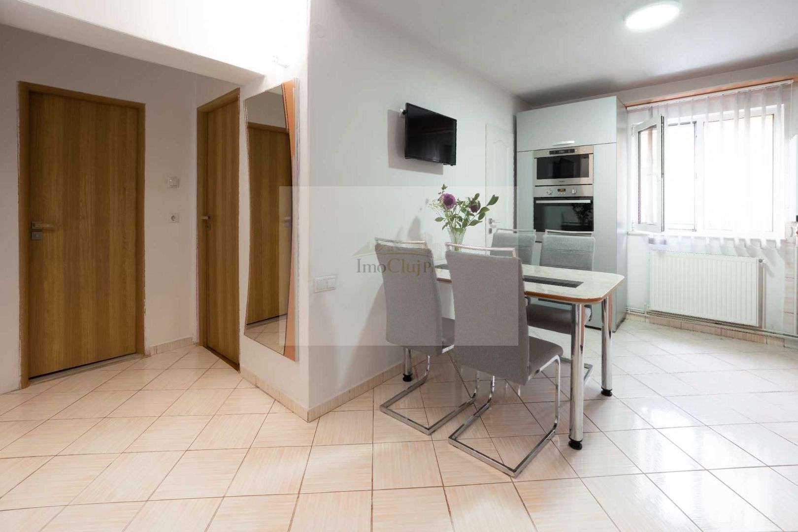 Apartament 2 camere decomandate, mobilat și utilat complet – zona OMV - Poză 1