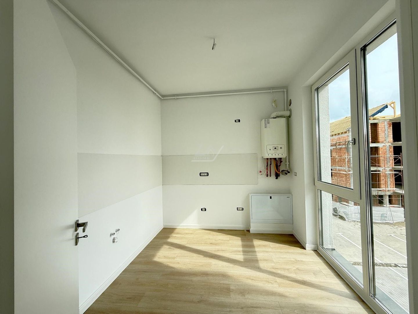 Etaj 1. Bucatarie inchisa. Loc de parcare. - Poză 4