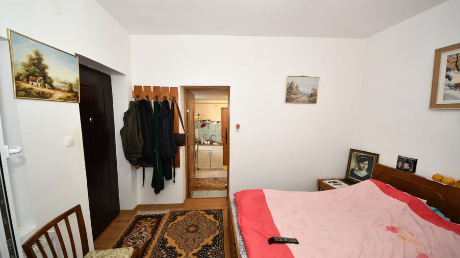 De vanzare casa cu 3 apartamente + anexa 75 mp, Comision 0% - Poză 21
