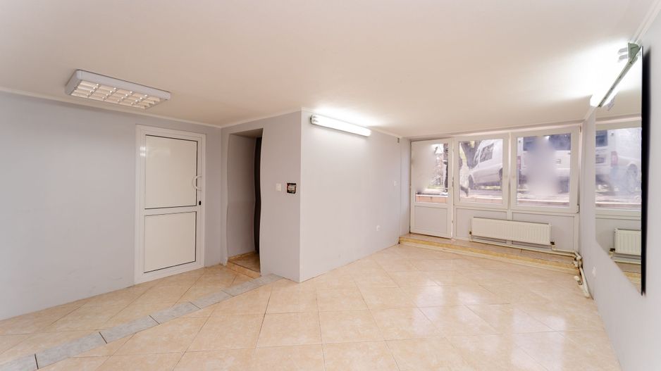 Spațiu comercial+apartament cu 3 camere Botanica Nicolae Zelinski 10/2 - Poză 2