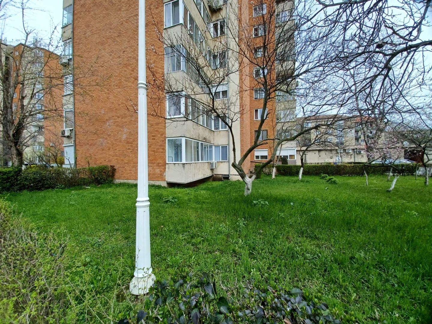 Chirie, 2 dormitoare, str. Sovata. 400 E/lună negociabil. Comision 0. - Poză 10