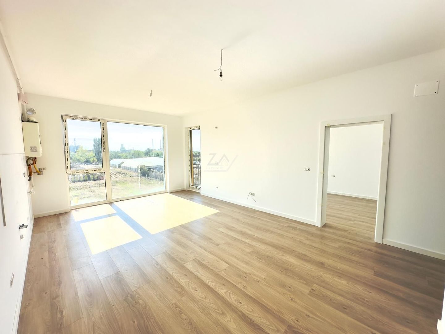 Etaj 1. Lift. Balcon mare. Loc de parcare. - Poză 1