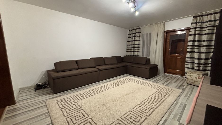 De inchiriat – Apartament 3 camere, 85 mp, partial mobilat - Poză 2