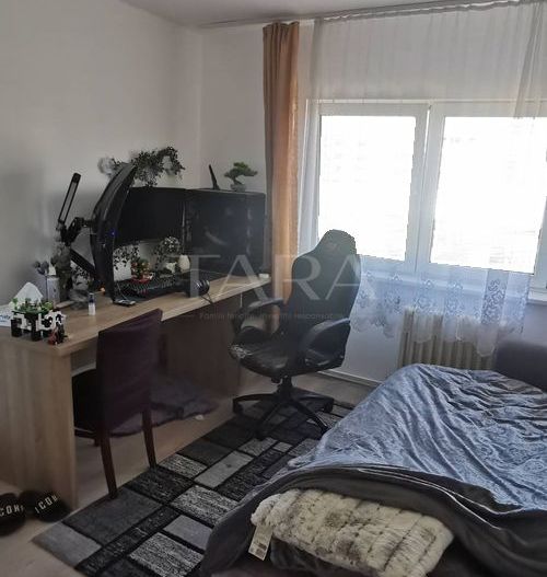 Apartament 4 camere decomandat – zonă Penny, ideal pentru investitie. - Poză 4