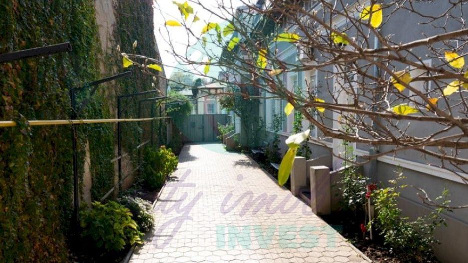 IMOBIL RENOVAT CU CURTE PROPRIE- ROND COSBUC - Poză 2