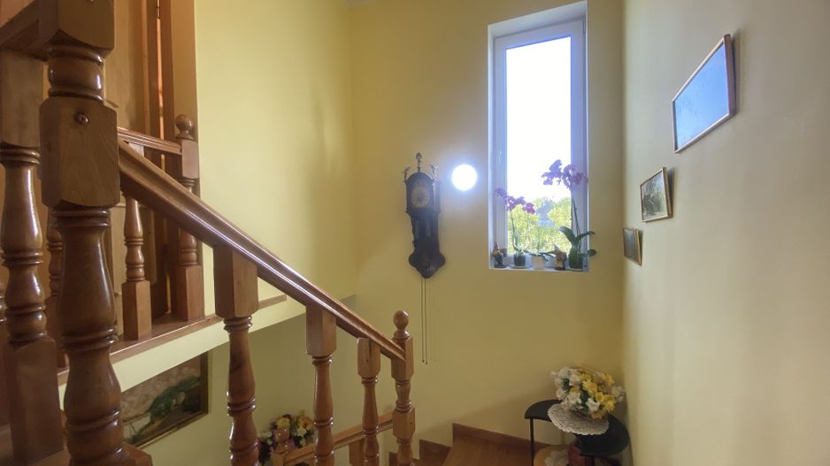 Oaza de liniste si verdeata! Vanzare casa cu 5 camere in Pucioasa - Poză 24