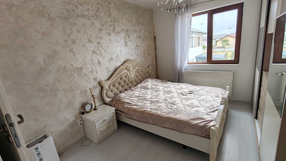 Apartament 3 camere/Două bai/curte proprie și parcare - Poză 5