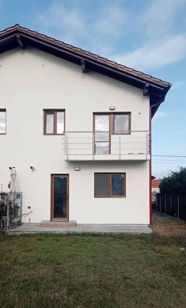 Duplex cu 400 mp curte - Dumbravita - Poză 1
