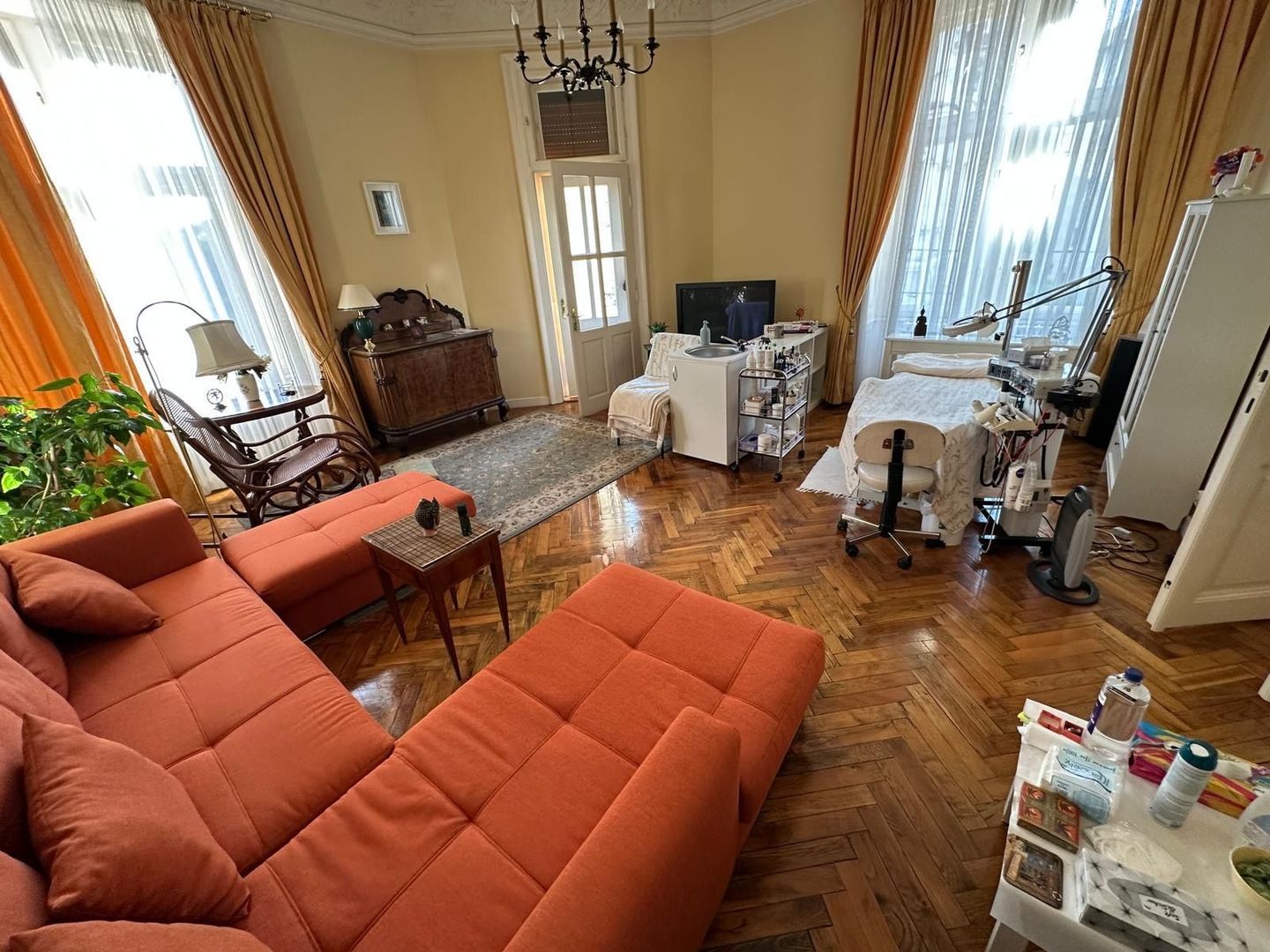 APARTAMENT DEOSEBIT IN ZONA CENTRALA - Poză 3