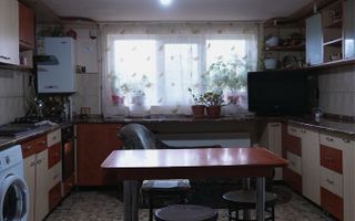 Casă 705 mp și Teren 1.700 mp în intravilan, Madârjești, 30 km de Iași - Poză 6