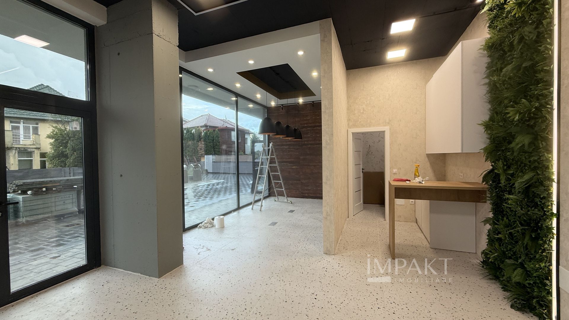 Spatiu comercial vitrat si finisat in Andrei Muresanu - Poză 6
