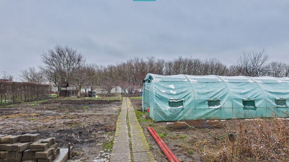 Casă cu 2 corpuri  și 5 camere în Livada - Poză 16