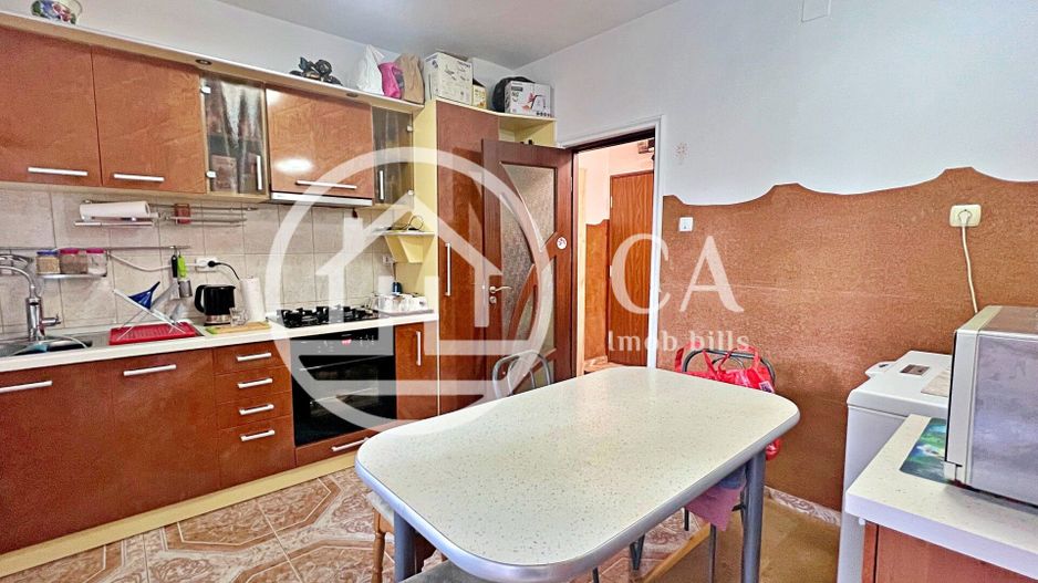 Apartament cu 3 camere de vânzare B-dul Magheru, Oradea - Poză 8