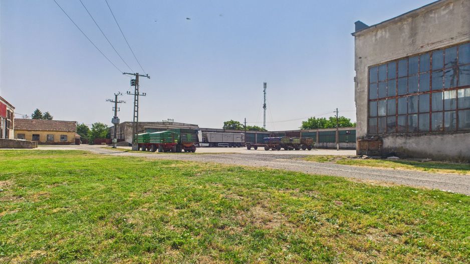 Complex industrial cu hale și teren  în Orțișoara - Poză 44