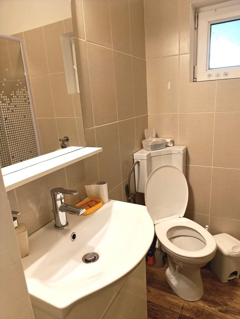 Casa individuala spatioasa si teren mare, pozitie excelenta, Sacalaz - Poză 9