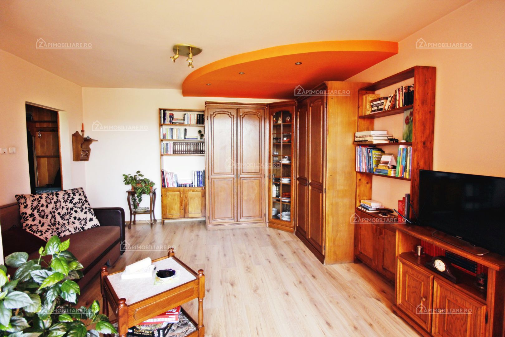 Tudor - Ap 3 cam - Etaj 1 cu balcon închis - Str. PandurilorZona Eon - Poză 1