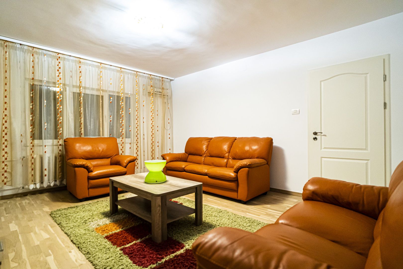Drumul Sarii, 3 camere, 77 mp, et 5, 2 băi, bucatarie mare, disponibil imediat - Poză 1