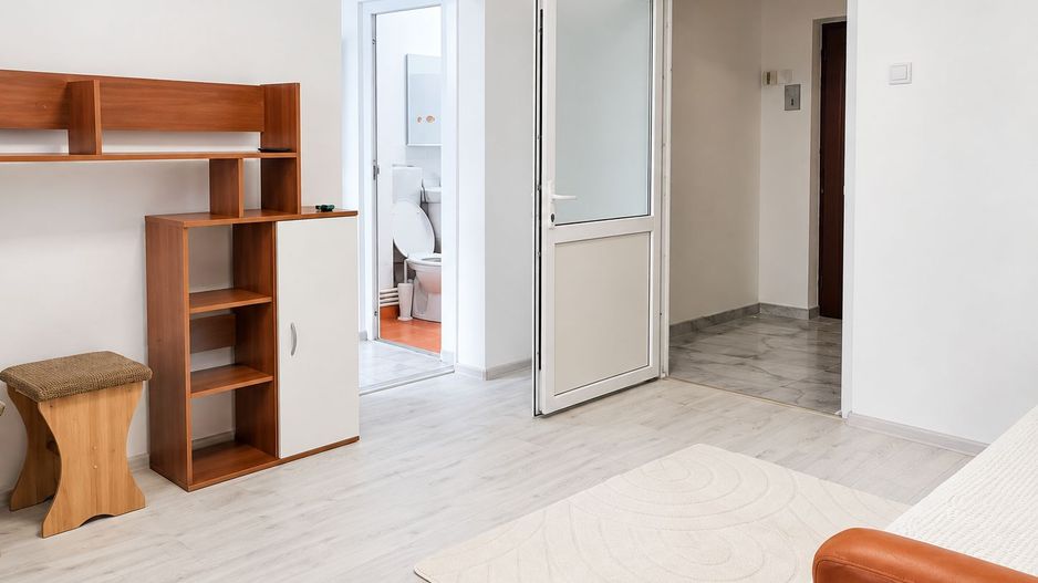 Apartament 2 camere SD renovat 40 mp Alexandru Musatini 79000 euro - Poză 3