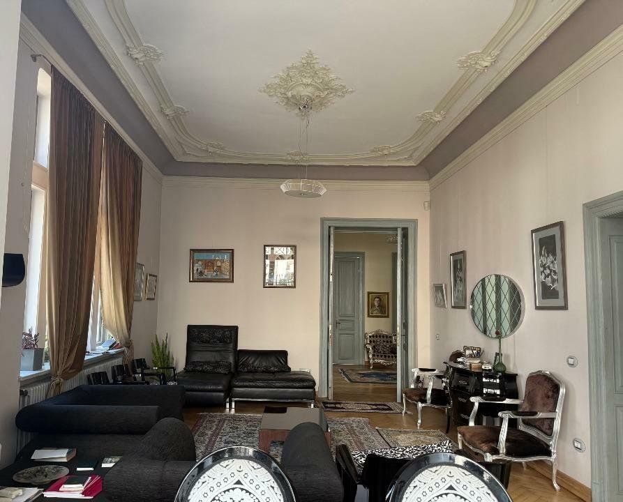 Vila cu 21 camere la Km. zero -Birouri - Poză 6