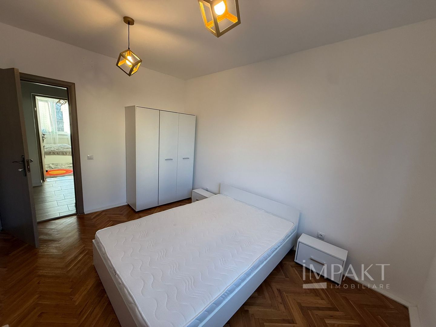 3 camere de inchiriat in zona Platinia - Poză 3